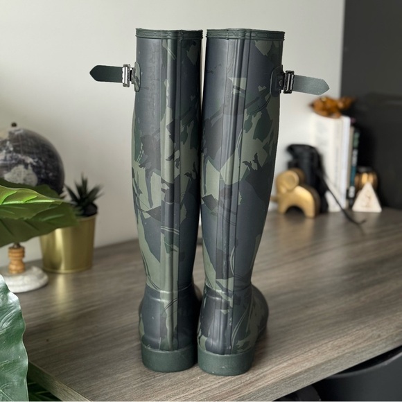 Hunter Boots - Picture 4 of 11